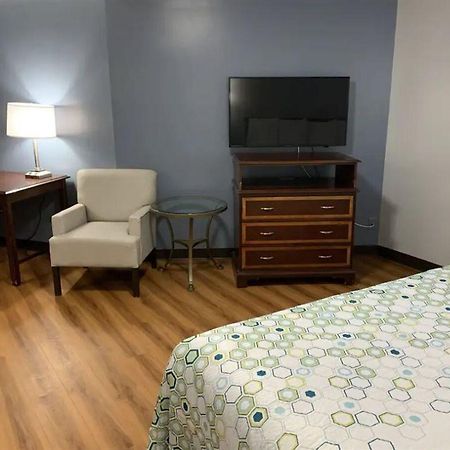 Econo Lodge Inn & Suites Denver Bagian luar foto