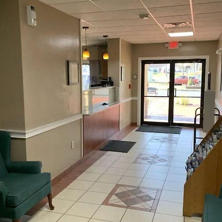 Econo Lodge Inn & Suites Denver Bagian luar foto