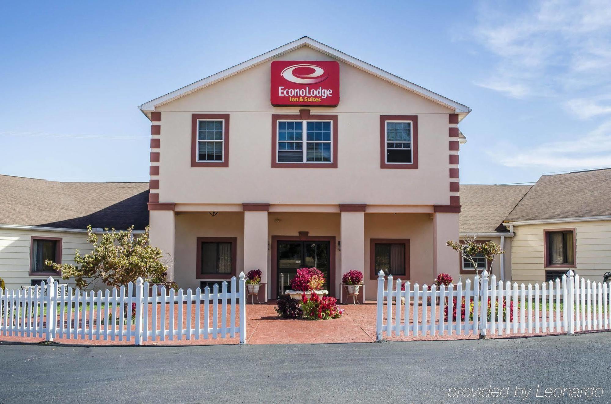 Econo Lodge Inn & Suites Denver Bagian luar foto