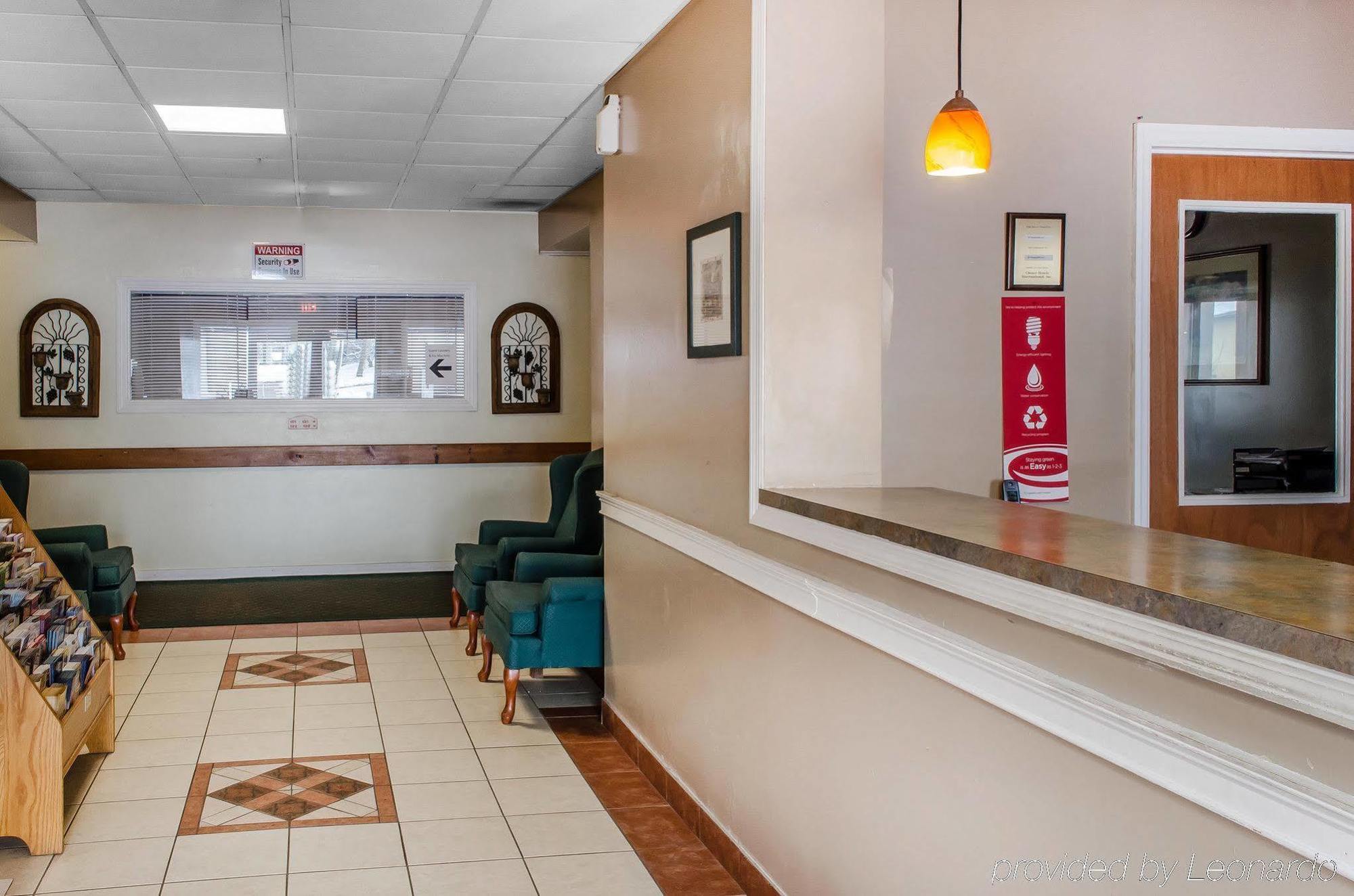 Econo Lodge Inn & Suites Denver Bagian luar foto