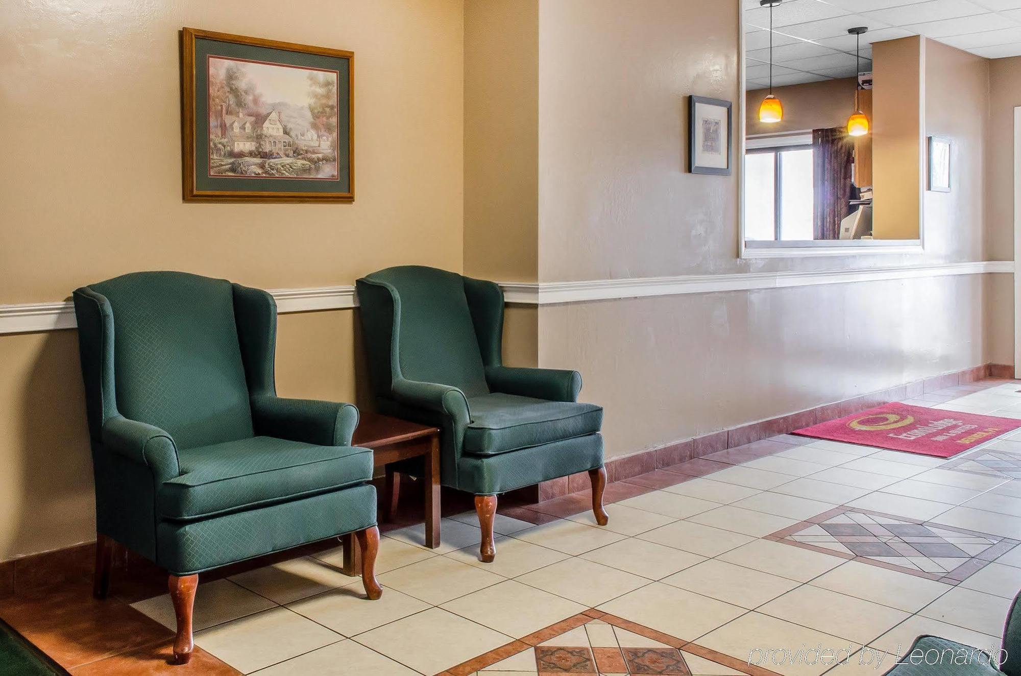 Econo Lodge Inn & Suites Denver Bagian luar foto
