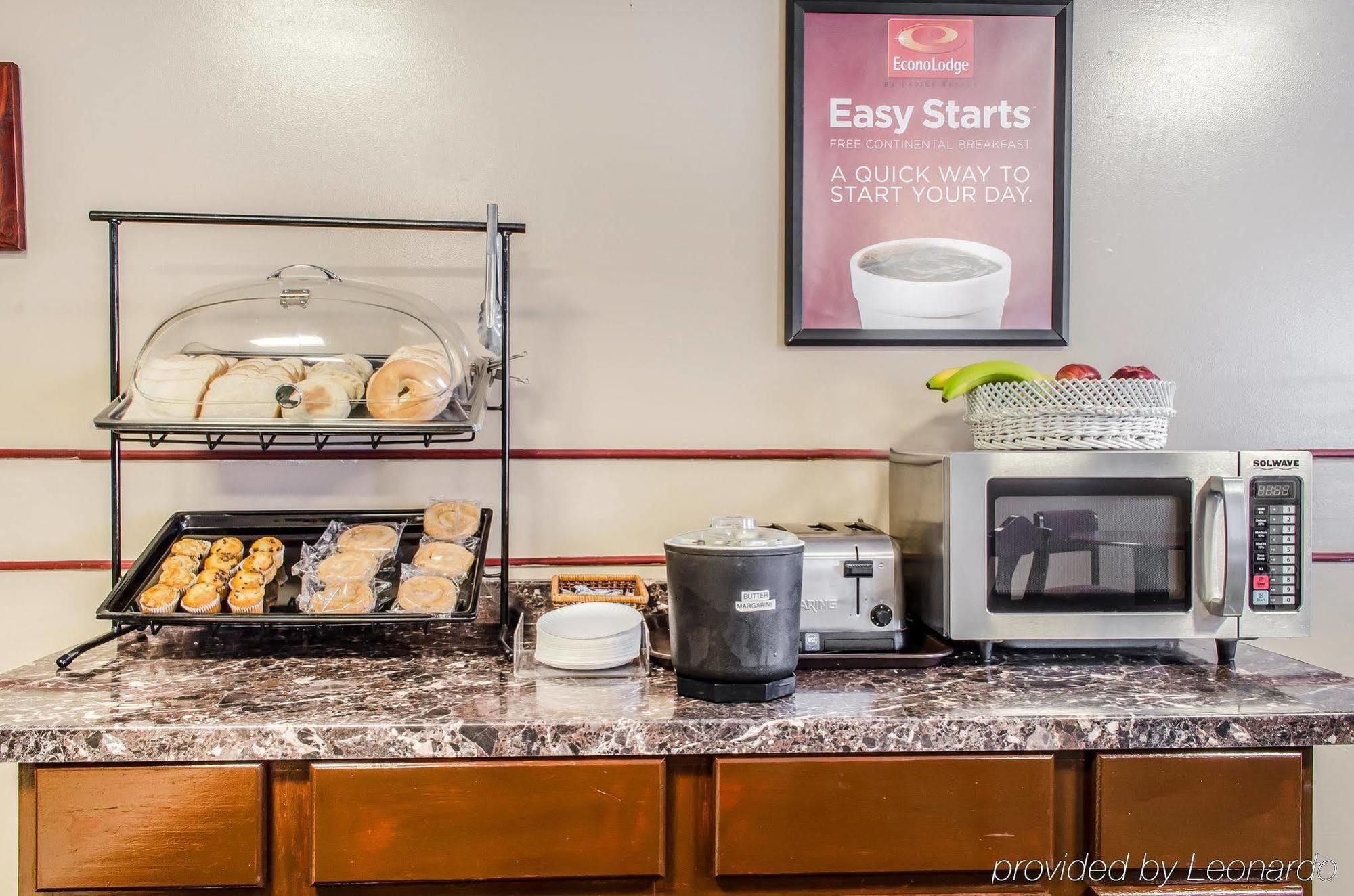 Econo Lodge Inn & Suites Denver Bagian luar foto