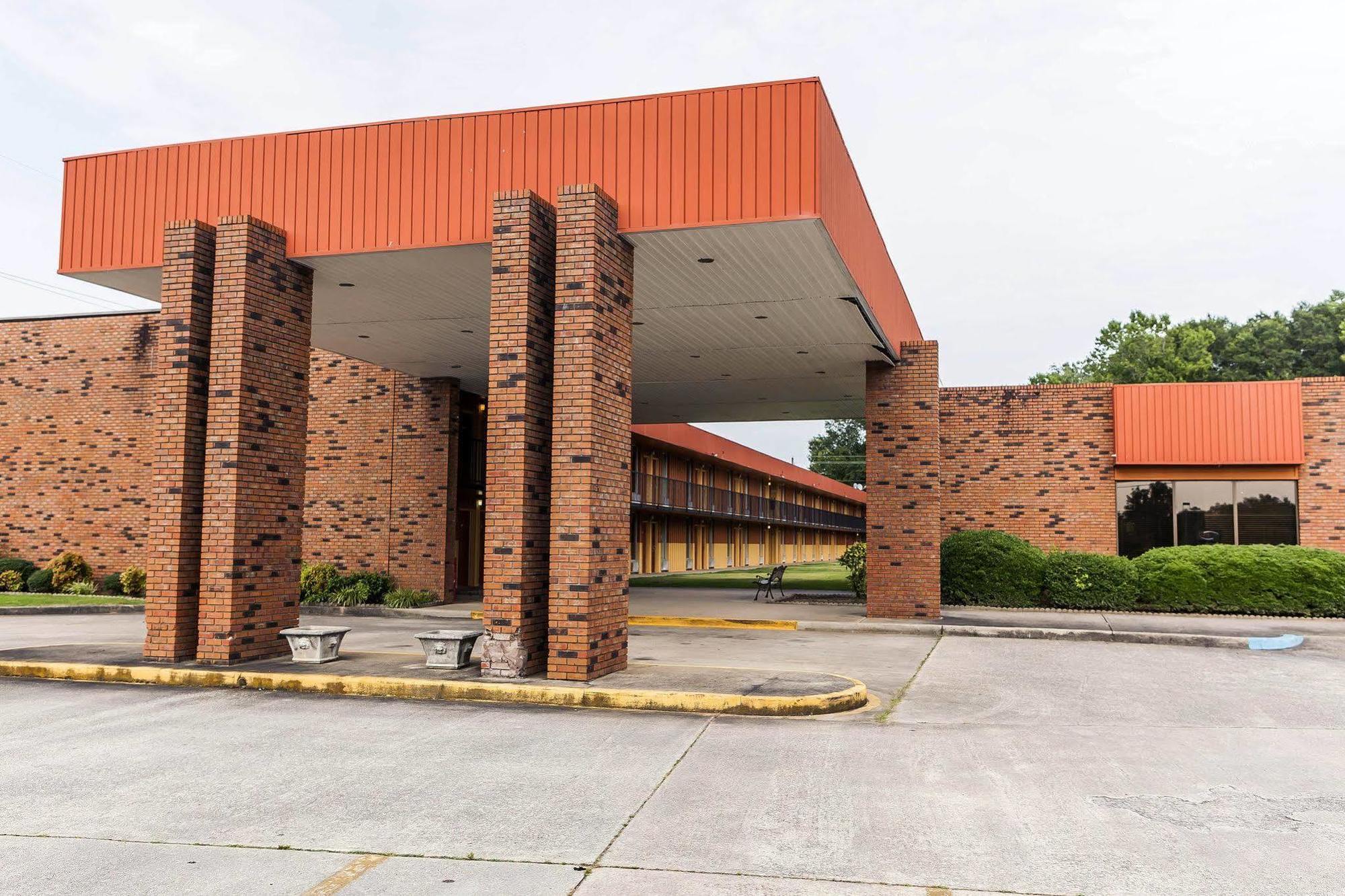 Econo Lodge Inn & Suites Denver Bagian luar foto